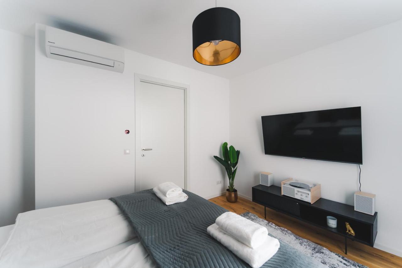 Triangle City Apartment II Wina Bagian luar foto