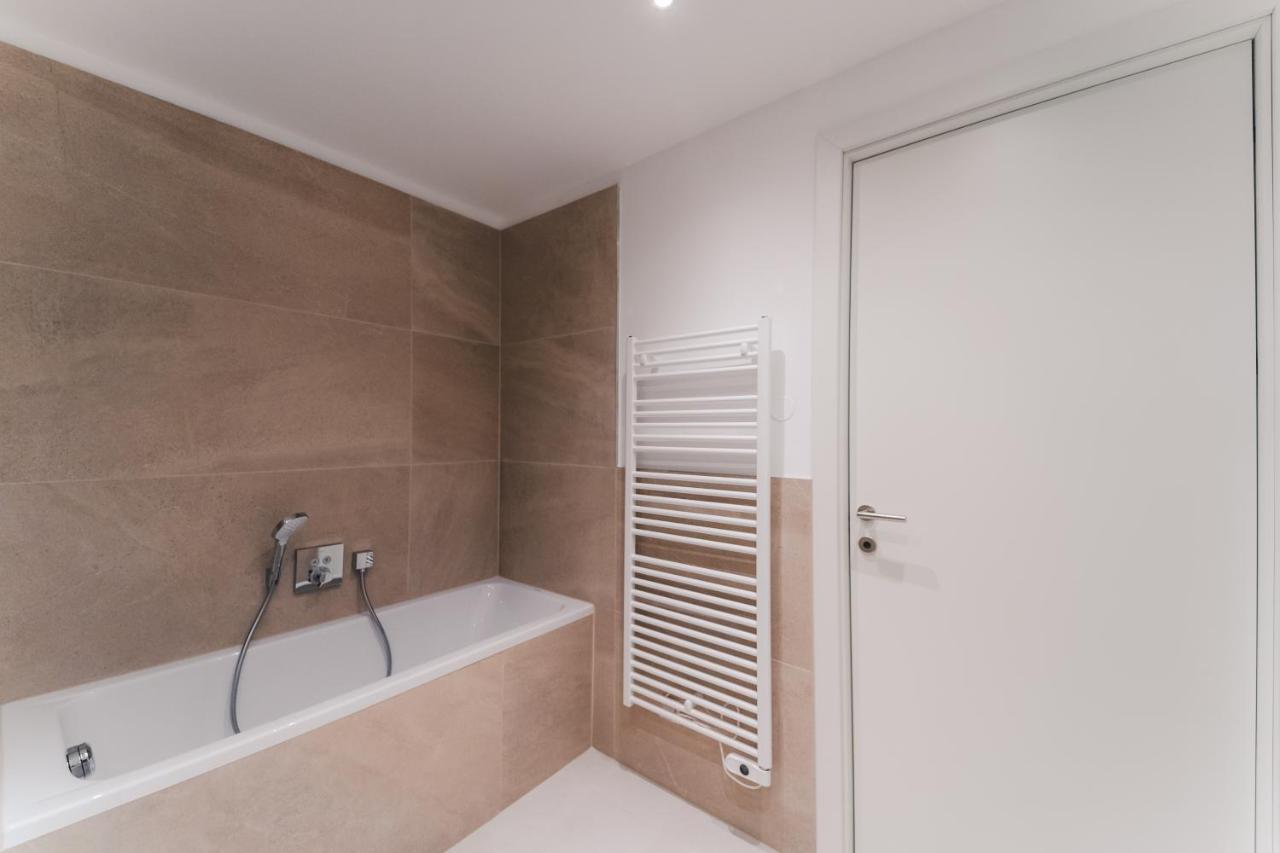 Triangle City Apartment II Wina Bagian luar foto