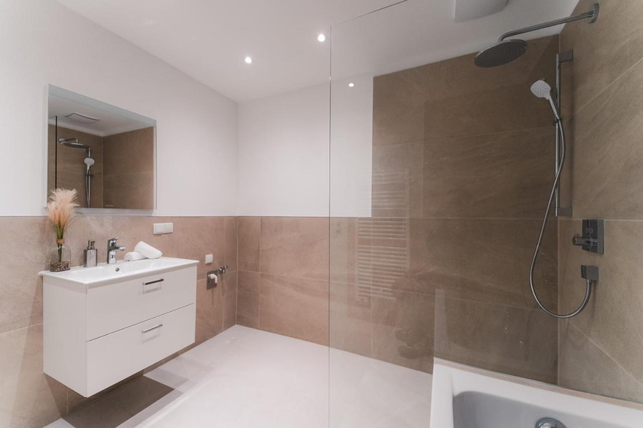 Triangle City Apartment II Wina Bagian luar foto